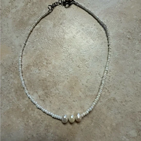 Elegant White Pearl Necklace - Picture 1 of 1